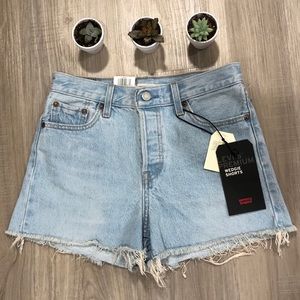 Levi’s shorts